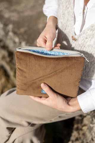 Pochette piatta - caramello e onde