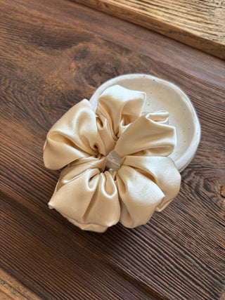 Scrunchie per capelli in seta - burro